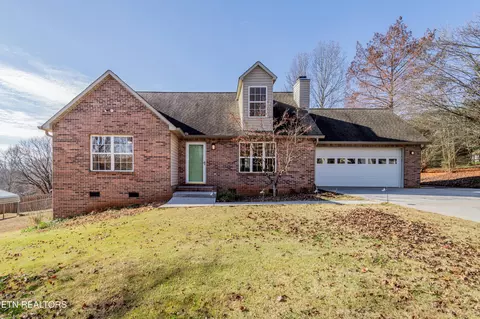 260 Oakwood Estates Dr, Lenoir City, TN 37772