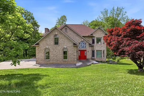 118 W Melbourne Rd, Oak Ridge, TN 37830