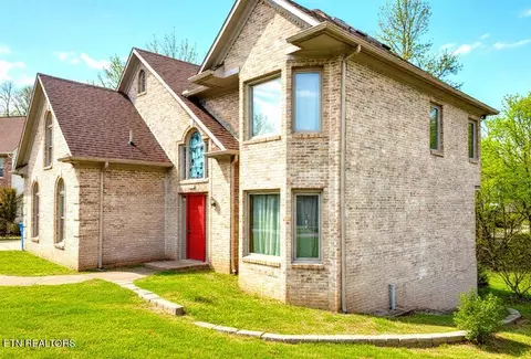 118 W Melbourne Rd, Oak Ridge, TN 37830