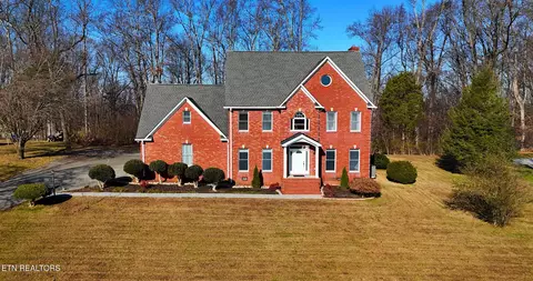 2832 Kensington St, Athens, TN 37303