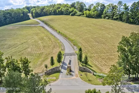 The Gates Drive, Decatur, TN 37322