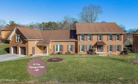 1204 Ashgrove Pl, Knoxville, TN 37919