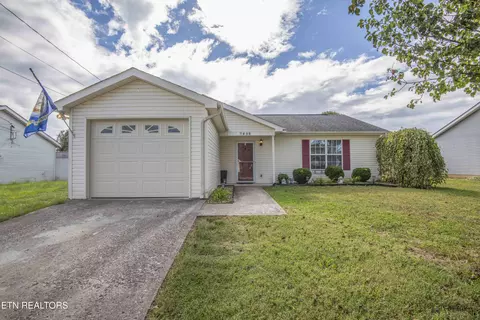 7532 Gary White Rd, Corryton, TN 37721