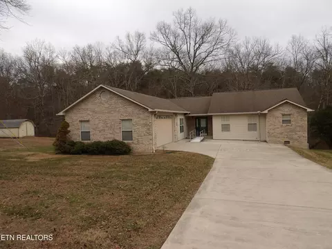 58 Russell Ln, Crossville, TN 38555