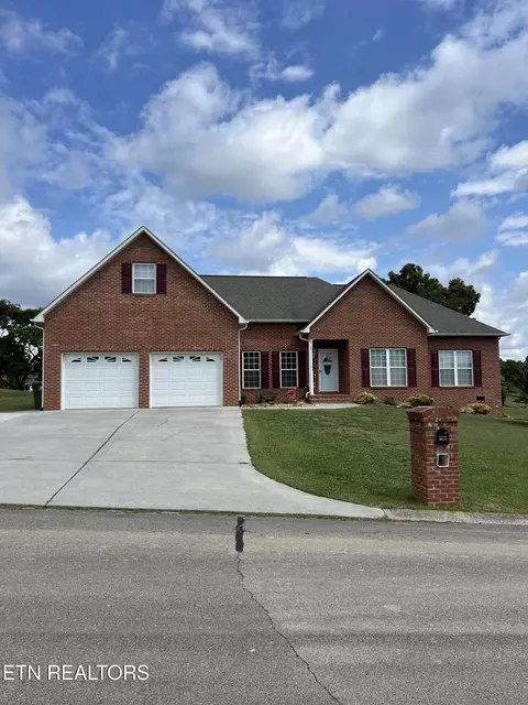 412 Amberland Ln, Maryville, TN 37804