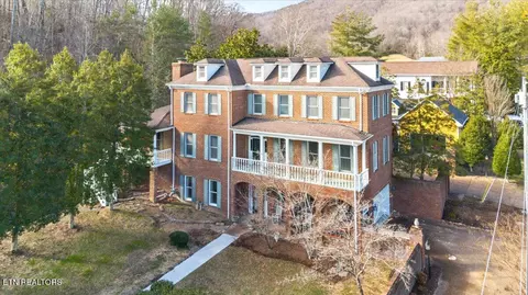 145 Hope Ln, La Follette, TN 37766