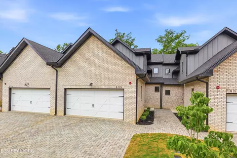 635 October Glory Ln, Knoxville, TN 37934