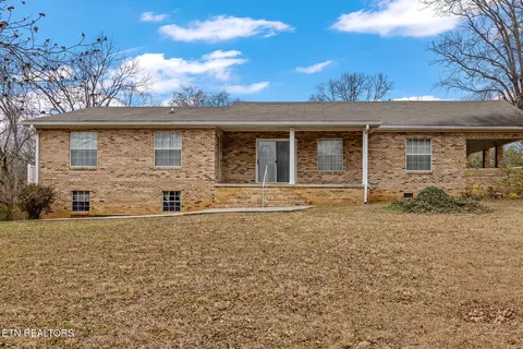 808 Cantrell Pl, Etowah, TN 37331