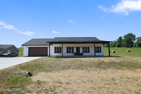 252 Old Middlesboro Hwy, La Follette, TN 37766