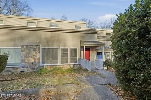 153 Hendrix Dr, Oak Ridge, TN 37830
