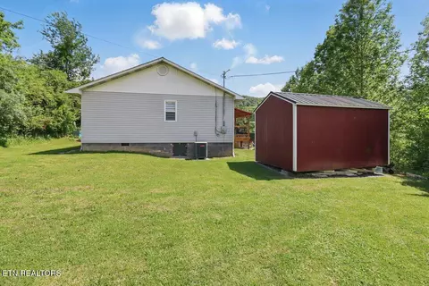 164 Walker Ln, Middlesboro, KY 40965 photo 5