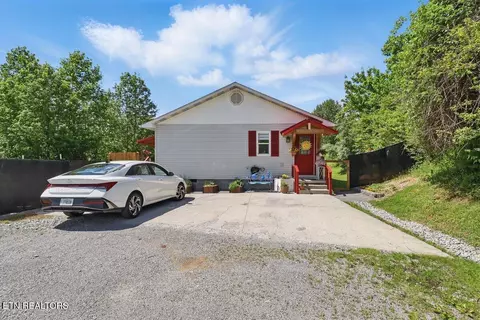 164 Walker Ln, Middlesboro, KY 40965 photo 6