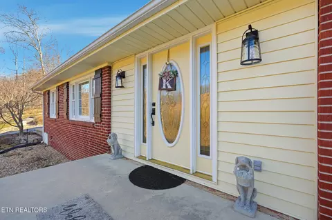 Exterior - 1625 Machine Branch Rd, Ewing, VA 24248 photo 4 of 16