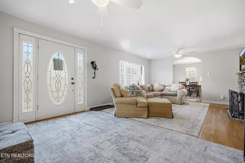 Entry Way - 1625 Machine Branch Rd, Ewing, VA 24248 photo 1 of 3