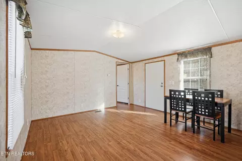 Living - 1625 Machine Branch Rd, Ewing, VA 24248 photo 4 of 4