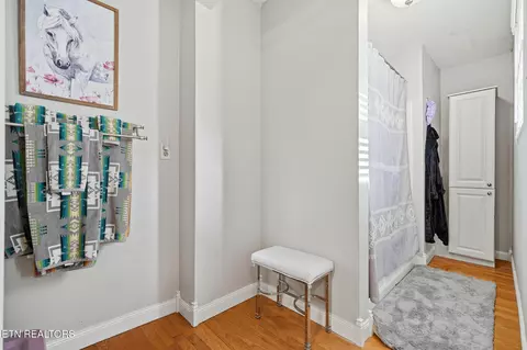 Entry Way - 1625 Machine Branch Rd, Ewing, VA 24248 photo 3 of 3