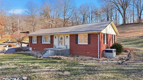 Exterior - 1625 Machine Branch Rd, Ewing, VA 24248 photo 3 of 16