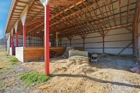 Exterior - 1625 Machine Branch Rd, Ewing, VA 24248 photo 13 of 16