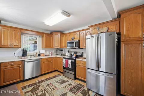 Kitchen - 1625 Machine Branch Rd, Ewing, VA 24248 photo 2 of 4