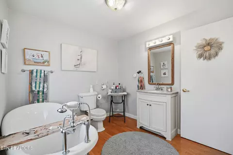 Bath - 1625 Machine Branch Rd, Ewing, VA 24248 photo 2 of 3