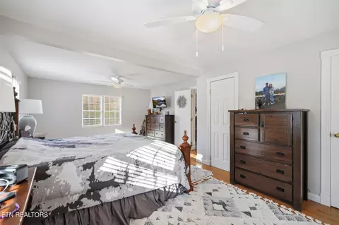 Bedroom - 1625 Machine Branch Rd, Ewing, VA 24248 photo 3 of 5