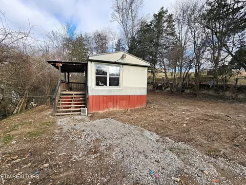 975 Davis Chapel Rd, La Follette, TN 37766