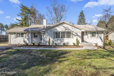 2913 Old Niles Ferry Rd, Maryville, TN 37803