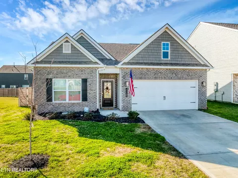 1713 Newbury Ln, Maryville, TN 37803