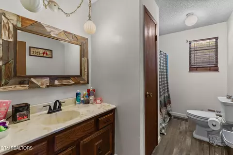 Bath - 1756 Mansfield Gap Rd, Talbott, TN 37877 photo 2 of 2