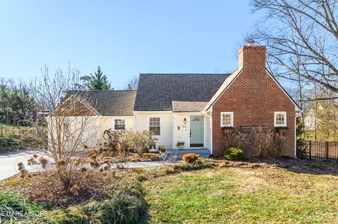 611 Kesterson Rd, Knoxville, TN 37918