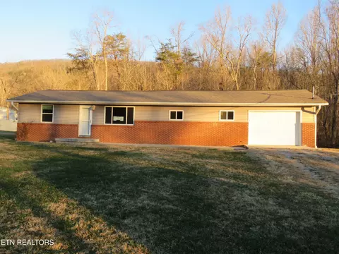 218 Lee Vlg, Harriman, TN 37748
