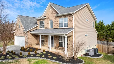 285 Gunter Dr, Lenoir City, TN 37772