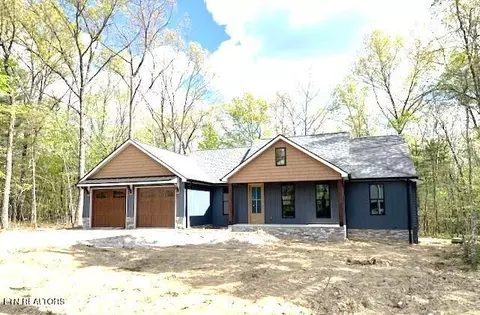 246 Pomeroy Dr, Crossville, TN 38558