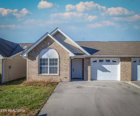 739 Greensboro Way #90, Knoxville, TN 37912
