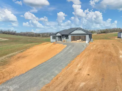 888 Baileys Rd, Greenback, TN 37742