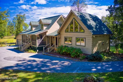 789 Spruce Creek Dr, Jamestown, TN 38556