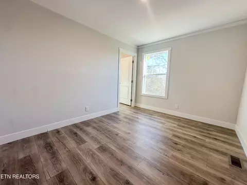 Bedroom - 8505 Emory Rd, Corryton, TN 37721 photo 6 of 13