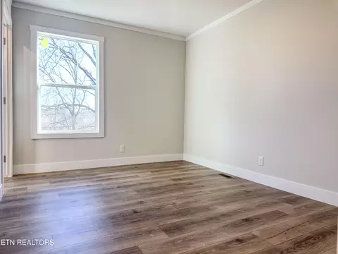 Bedroom - 8505 Emory Rd, Corryton, TN 37721 photo 5 of 13
