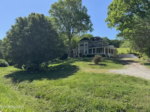 538 Foster Rd, Lenoir City, TN 37771