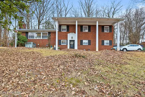 6521 Kanuga Dr, Knoxville, TN 37912