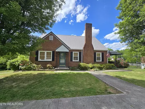 361 Joslyn Ave, Pennington Gap, VA 24277