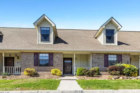 919 Chip Cove Ln, Knoxville, TN 37938