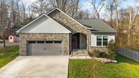4207 Barbara Dr, Knoxville, TN 37918