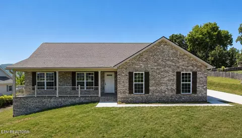 1635 Cavet Dr, Maryville, TN 37803