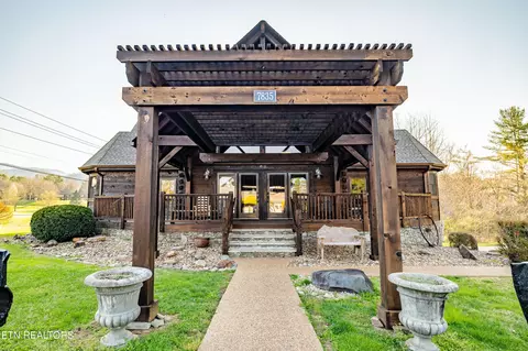 7835 E Lamar Alexander Pkwy, Townsend, TN 37882