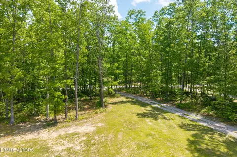 833 Little Hurricane Ln, Monterey, TN 38574