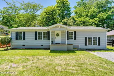400 N G St, Lenoir City, TN 37771