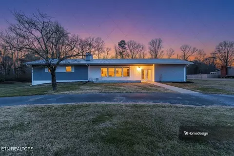 940 Riley Dr, Lenoir City, TN 37771