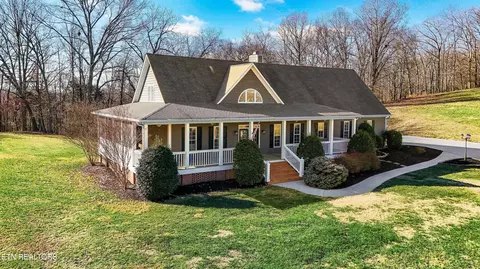 190 Vineyard Cove Dr, Loudon, TN 37774