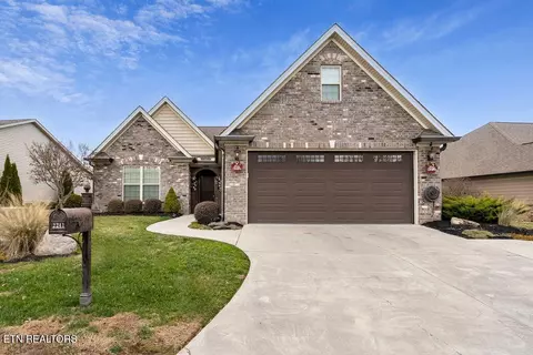 2241 Boulder Crest Ln, Sevierville, TN 37876